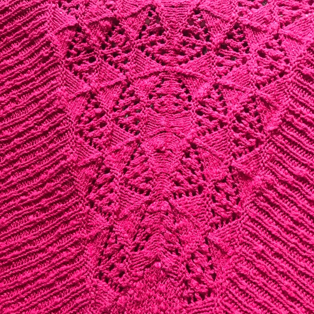 Tank/sweater. - Picture 3 of 4